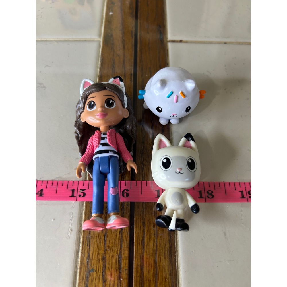 Gabby Dollhouse Figure Lot Gabby Pandy Paws Cakey Cat DreamWorks Toys
